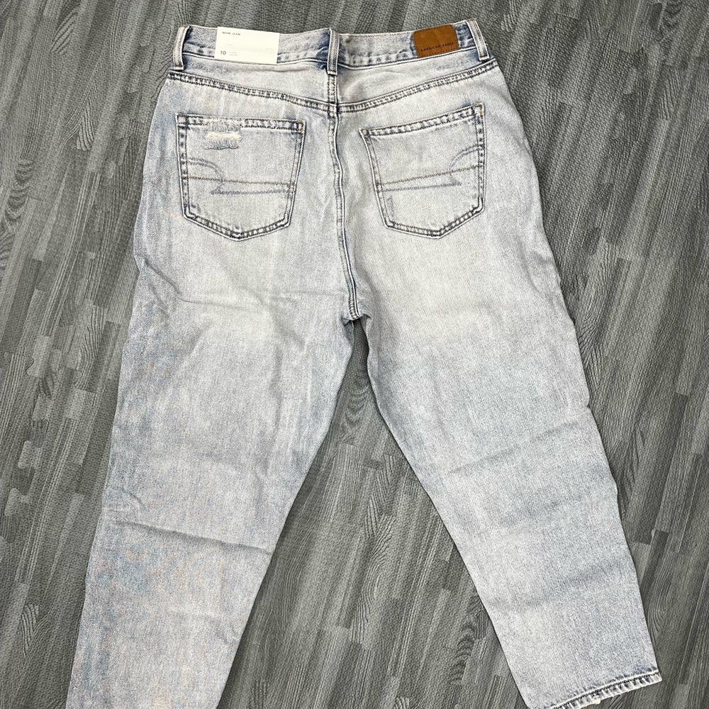 American Eagle Outfitters Light Blue High Rise Jeans - Picture 3 of 5